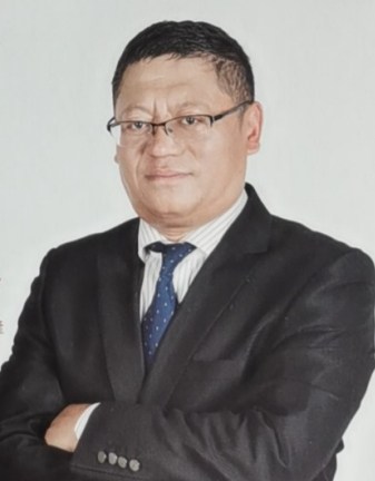 “平氏浸膏制作技艺”代表性传承人刘宸隆