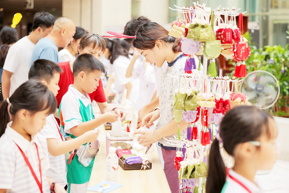 2-25101G13541c9.png 2-25101G13541c9.png