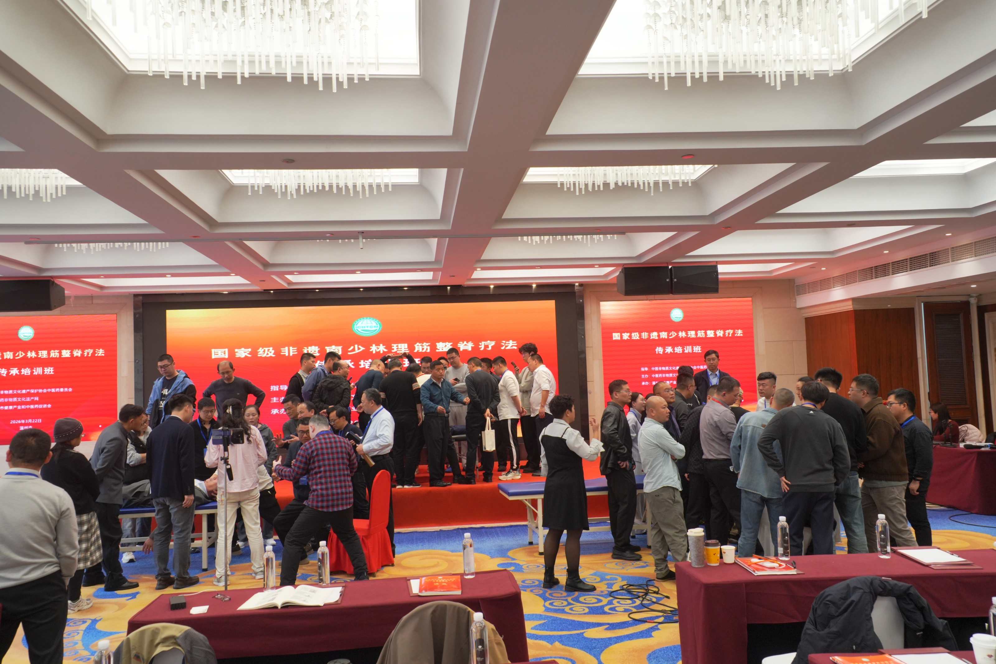 学员分组练习.jpg 学员分组练习.jpg